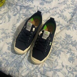 New Cariuma OCA Womens Sneaker Low Top Canvas Sustainable Shoe Blue Size 5